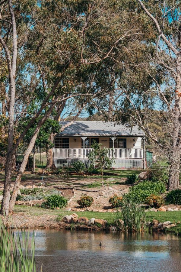 Granite Gardens Cottages & Lake Retreat Stanthorpe Exterior photo