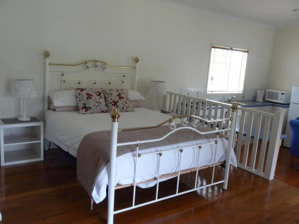 Granite Gardens Cottages & Lake Retreat Stanthorpe Exterior photo